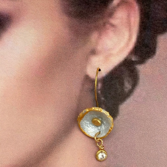 Matana handmade delicate earrings with Zirconia - Picture 6 of 7